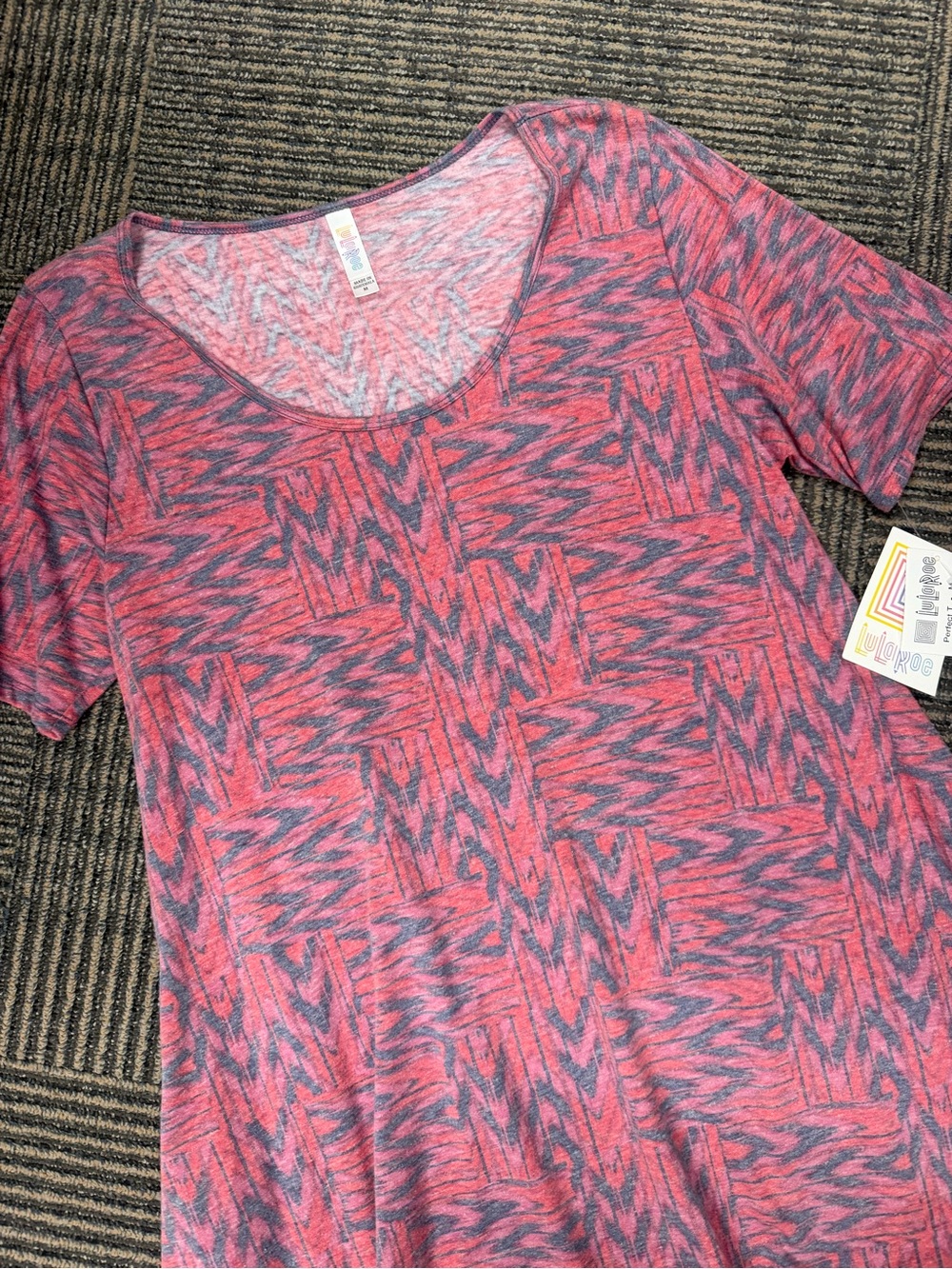 NWT LuLaRoe Perfect T Pink Navy Short Sleeve Sz Medium